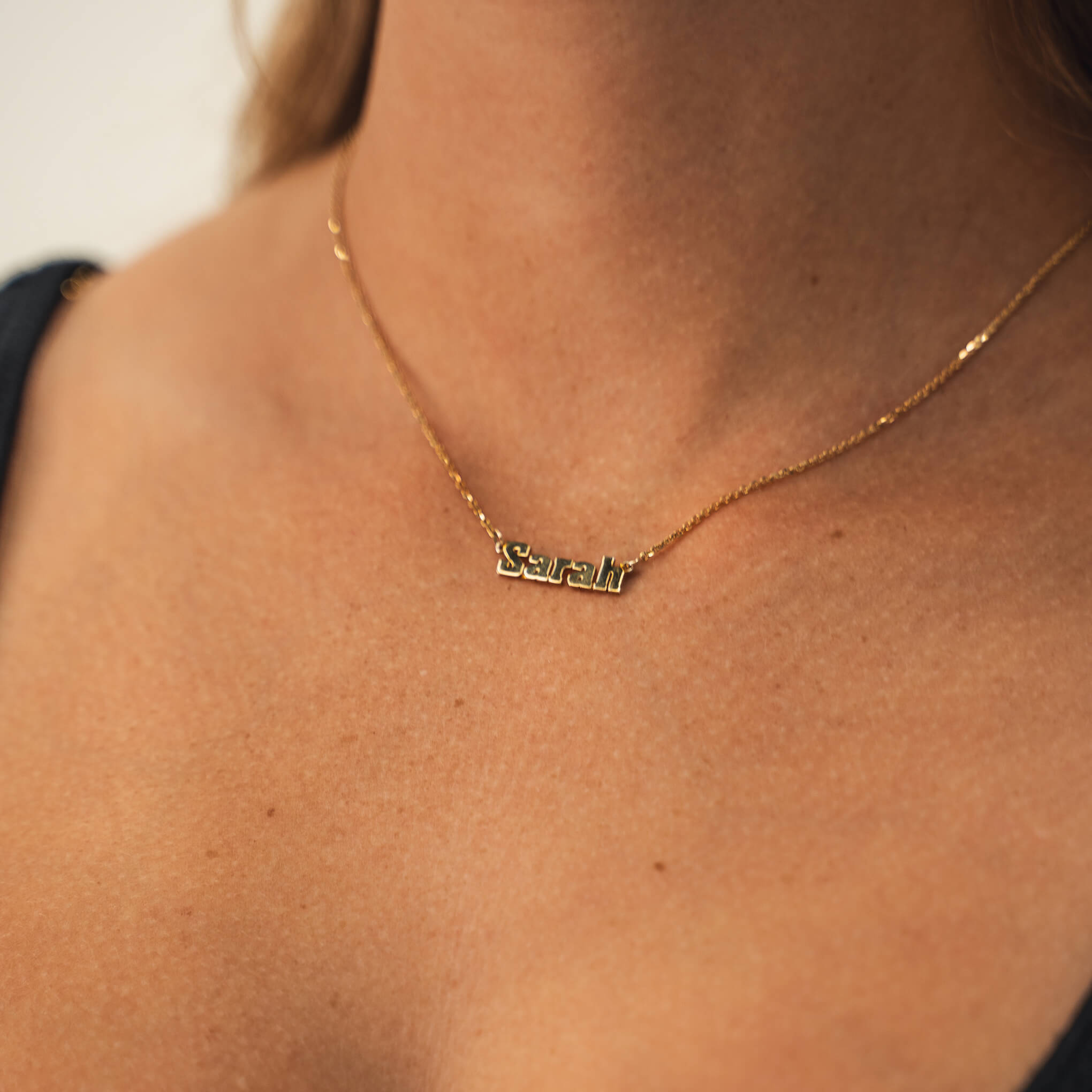 Custom Silver Gold Nameplate Necklace – Sarah Style Lirys