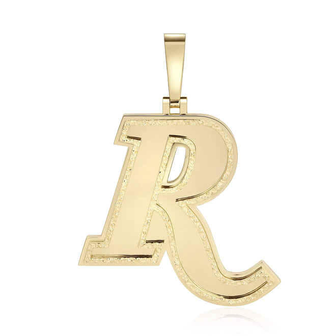 Colgante inicial de letras grandes en bloque
