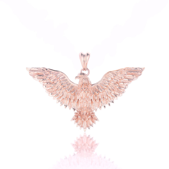 Colgante de águila extendida