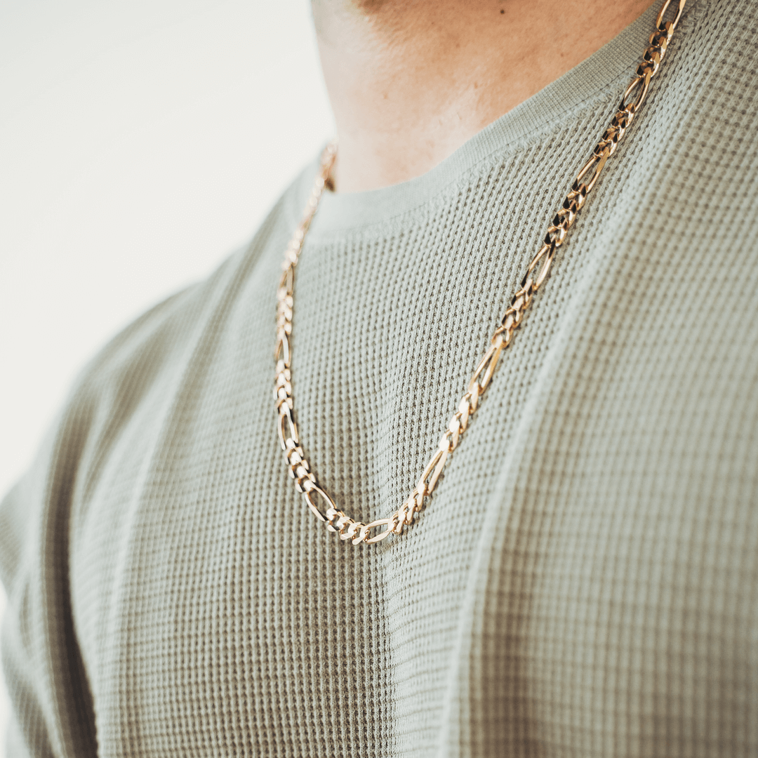 Mens solid gold figaro 2025 chain